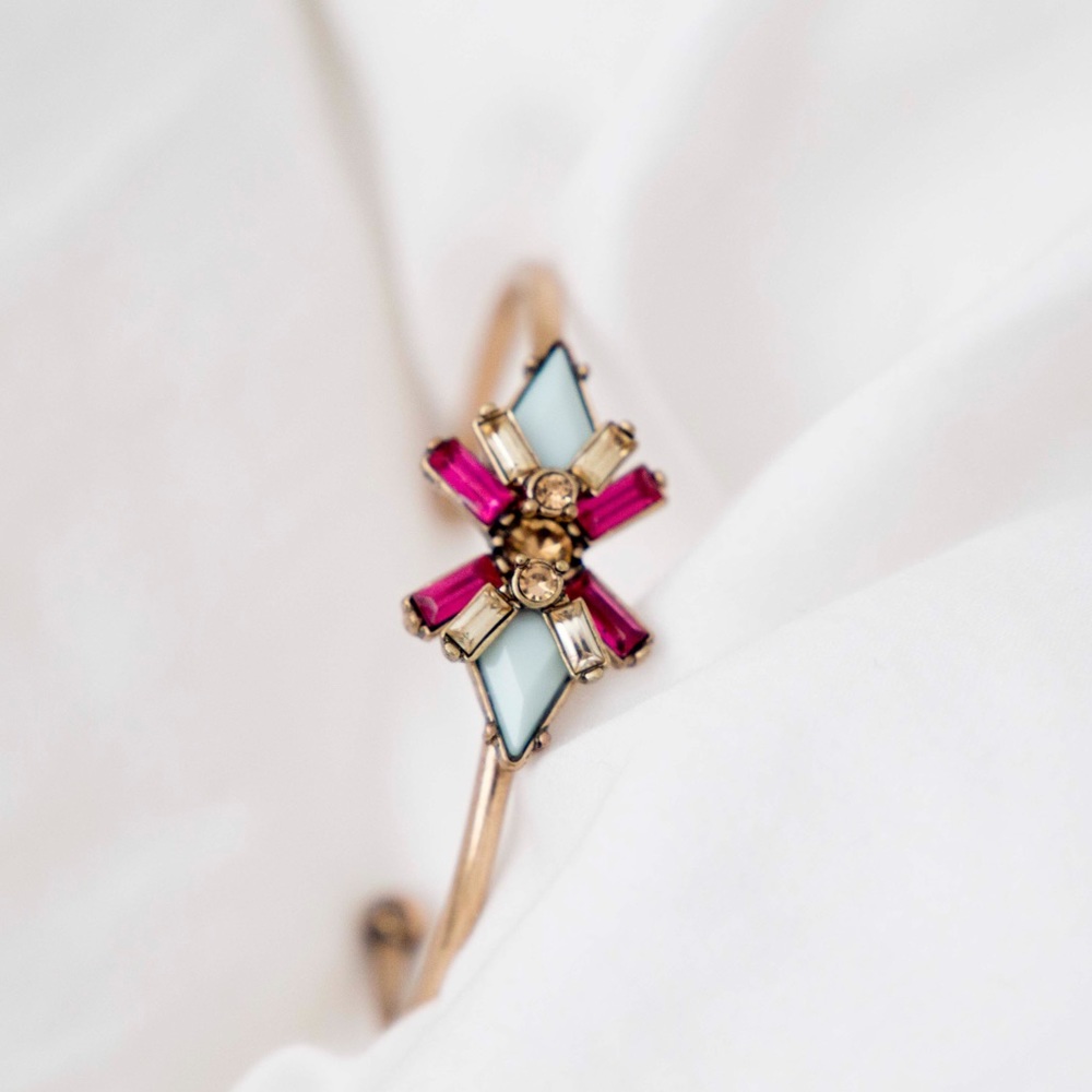 Beautiful Gemmed Cuff Bracelet 💫